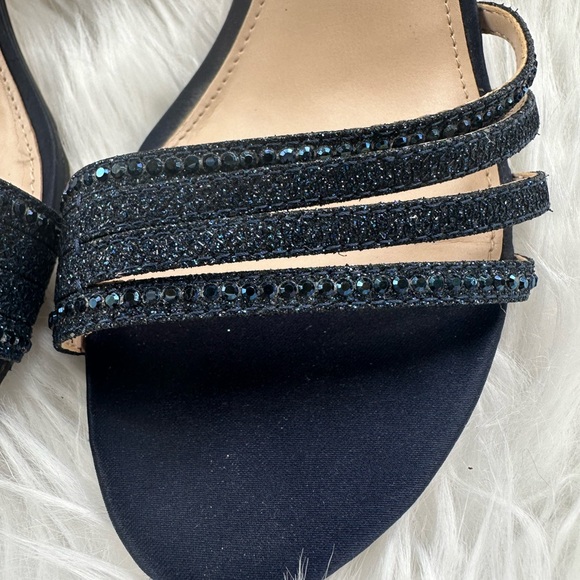 Nina New York - NAVY TEXTURED METALLIC LOW-HEEL DRESS SANDAL Size 8.5 - Picture 5 of 15